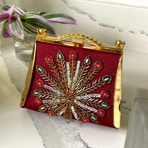 Beaded peacock clutch. Rare. Vintage. Burgundy color. EUC.
